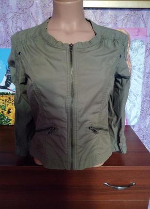 Курточка ветровка