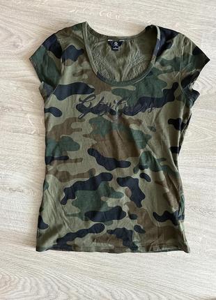 Футболка guess HMELVI с пайетками на спине