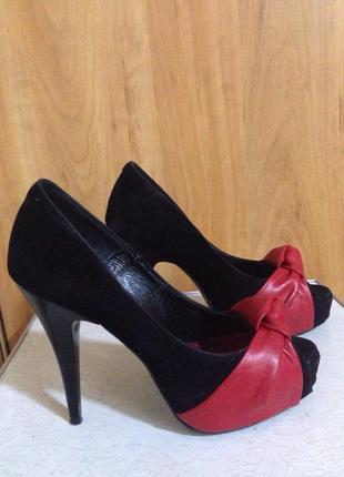 Шкіряні туфлі