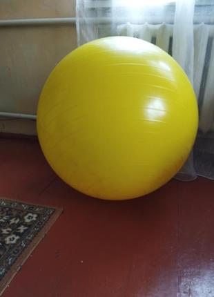 Фитнес мяч
