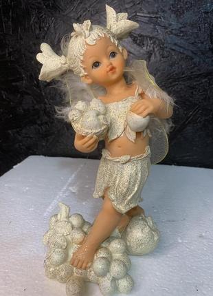 Ангел статуетка