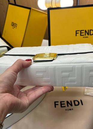 Сумка fendi baguette white3 фото