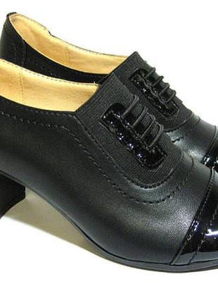Туфли кожаные на каблуке