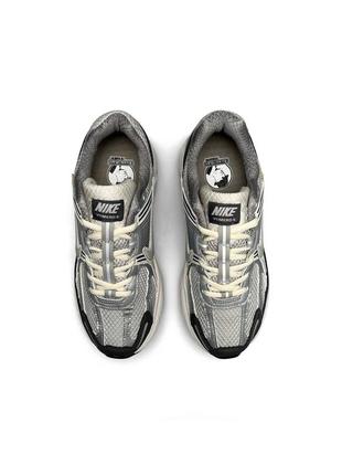 Женские кроссовки nike vomero 5 wmns gray silver7 фото