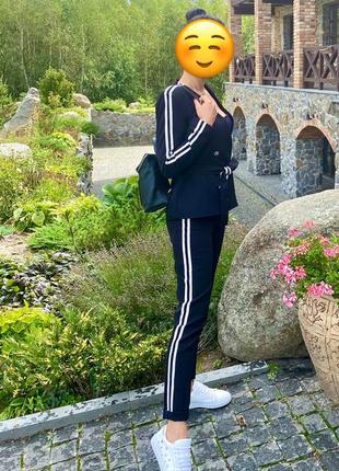 Брючный костюм