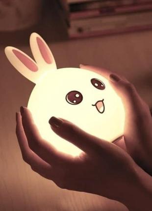 Детский ночник rabbit silicone lamp led зайка силиконовый на аккумуляторе4 фото