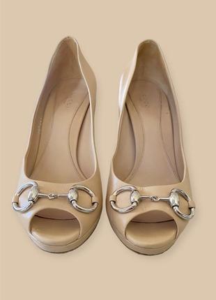 Шкіряні туфлі від gucci horsebit peep toe