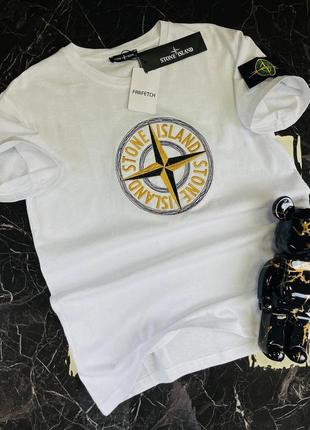 Футболка в стилі stone island