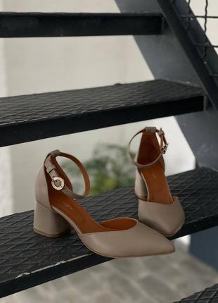 Женские дизайнерские туфли из натуральной кожи