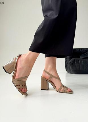 Стильні босоніжки, моко, натуральна лакована шкіра