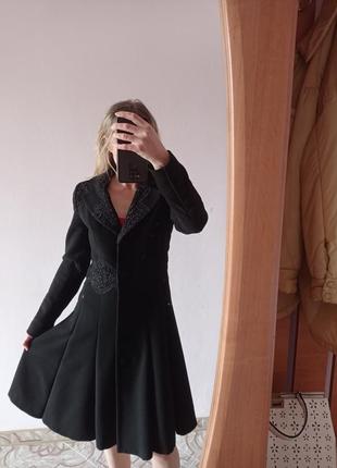 Пальто елегантне