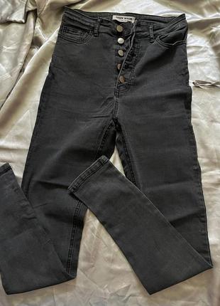 Базовые джинсы1 фото