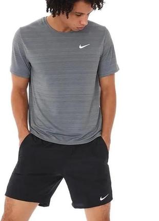 Серая спортивная футболка nike dri-fit