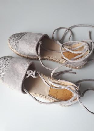 Еспадрильї нові