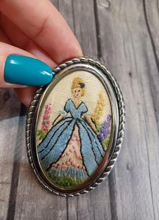 Брошь винтаж вышивка англия