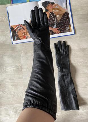 Черные кожаные перчатки выше локтя2 фото