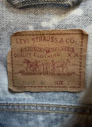 Levis4 фото