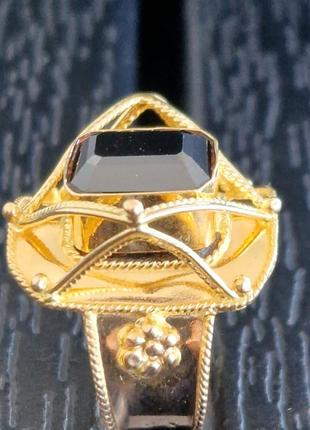 Перстень, кольцо с камнем золотой7 фото