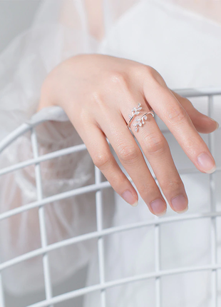 Каблучка  ,,лепістки,,безрозмірна, стерлингове срібло, 925 проби