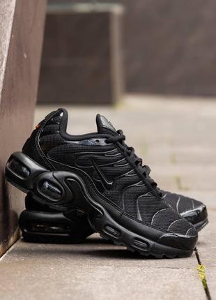 Жіночі та чоловічі кросівки nike air max plus tn black