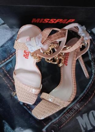 Взуття від misspap