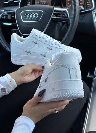 Женские кроссовки в стиле nike air force 1 найк форсы / демисезонные / весенние, летние, осенние / обувь / кожа / белые, черные3 фото