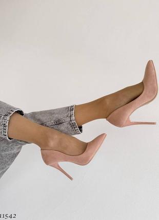 Элегантные женские туфли на каблуках3 фото