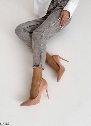 Элегантные женские туфли на каблуках4 фото