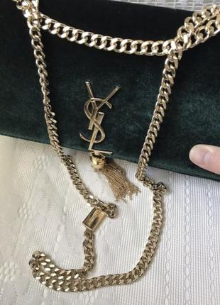 Гаманець-сумочка Borse Loulou di Saint Laurent.