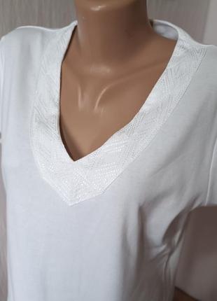 Белая брендовая женская футболка р. 52-542 фото
