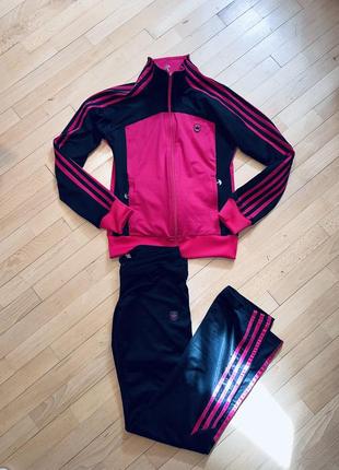 Трендовый спортивный костюм adidas originals малиново- черный