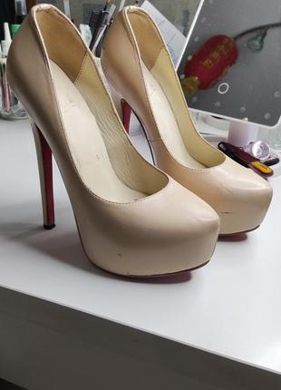 Оригинальные christian louboutin 38р