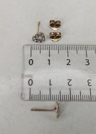 Серебряные женские серьги-гвоздики сердечка с фианитами5 фото