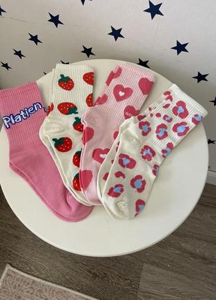 Комплект ярких красивых носков, высокие носочки с клубникой, буквами, леопард, розовые белые с сердечками носочки