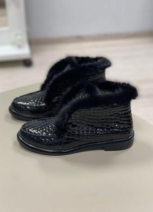 Шкіряні лаковані лофери зимові демисезонні черевики норка