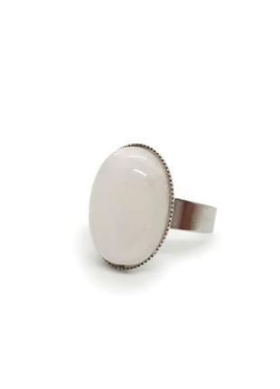 🌼💍стильное кольцо мини-овал натуральный камень белый кварц1 фото