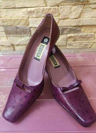Туфлі шкіряні yessica,італія