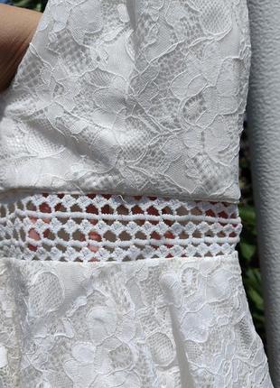 Очаровательное белое гипюровое ярусное платье love triangle9 фото