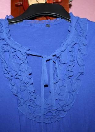 Синяя трикотажная блузка с шифоновыми рюшами 18 европ от bhs , англия.2 фото