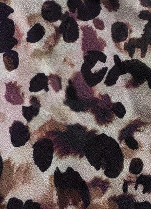 Ярусне плаття-сорочка з коміром без рукавів&nbsp;з поясом у леопардовий принт lipsy8 фото