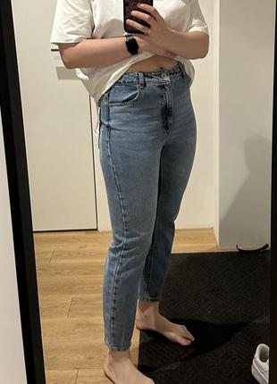 Новые джинсы мом