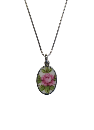 Серебряный кулон с антикварным фарфором