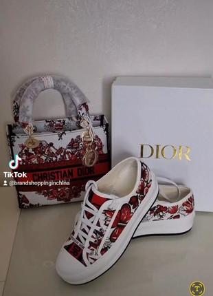 Сумка dior lady с вышивкой3 фото