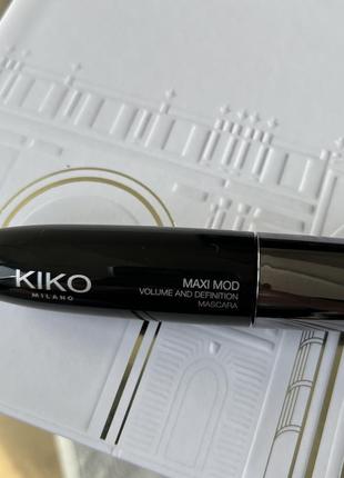 Чорна туш для вій kiko maxi mod volume & definition з міні щіточкою для обʼєму inglot nyx mac4 фото