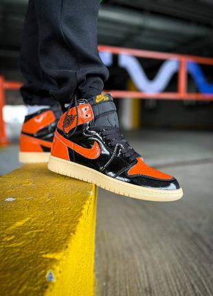 Чоловічі кросівки nike air jordan 1 retro high og "black/orange"2 фото