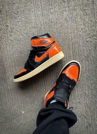 Чоловічі кросівки nike air jordan 1 retro high og "black/orange"3 фото