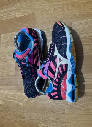 Кроссовки игровые mizuno 39 р4 фото