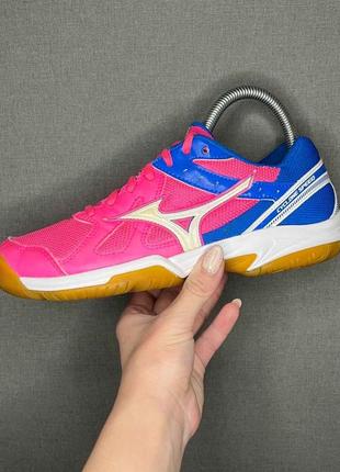 Кросівки ігрові mizuno 37 р