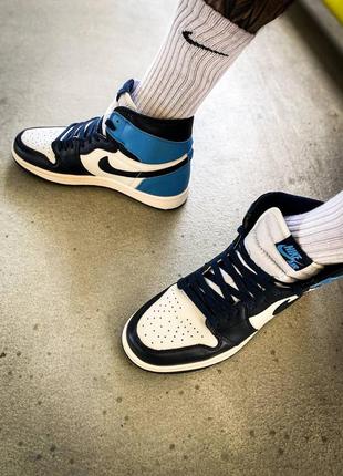 Чоловічі кросівки nike air jordan1 retro high og university blue4 фото