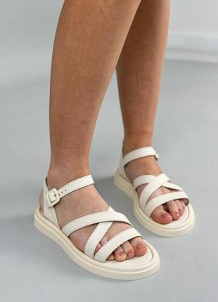 Сандалии кожаные